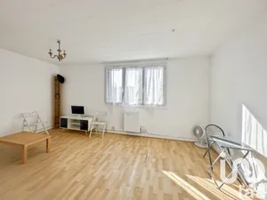 Appartement à Sainte-Geneviève-des-Bois (91700)