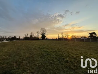 Terrain à bâtir à Lamothe-Montravel (24230)