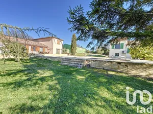 Domain at Saint-Just-et-Vacquières (30580)