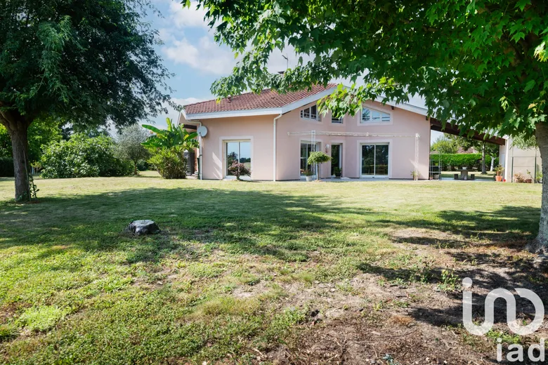 Maison 7 pièces 230 m² · à Hagetmau · 230 m² · 355 000 €