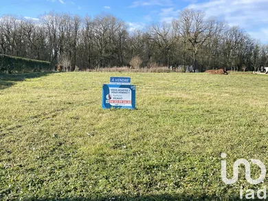 Building plot at Brux  (86510)