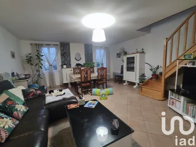 Immeuble à Saint-Denis-de-Pile (33910)