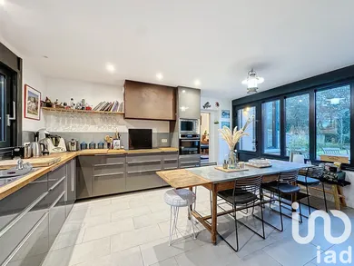 Architectural house in Saint-Briac-sur-Mer (35800)