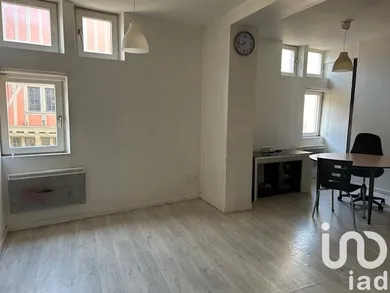 Apartment at Troyes (10000) — 3/12