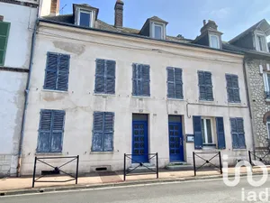 Building at Montargis (45200)