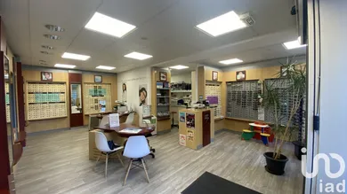 Building at Doullens (80600)