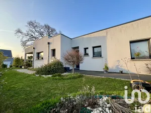 Maison à Saint-Georges-Montcocq (50000)