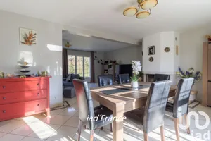 Maison traditionnelle à Maule (78580)