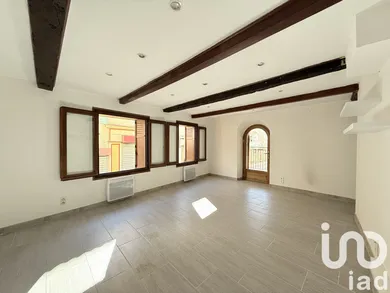 Immeuble à Le Chaffaut-Saint-Jurson (04510)