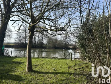 Leisure land at Neuville-sur-Sarthe (72190)