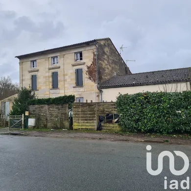 Immeuble à Saint-Seurin-sur-l'Isle (33660)