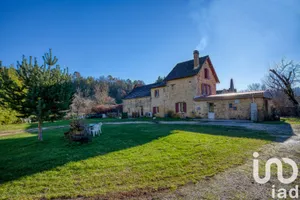 Village house at Sainte-Nathalène (24200)