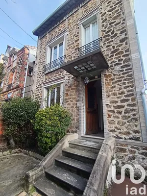 Traditional house at Bondy (93140)
