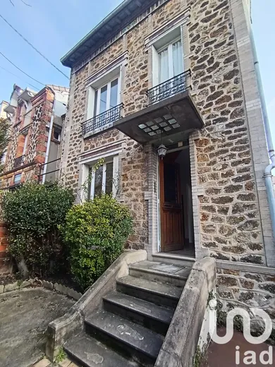 Traditional house at Bondy (93140)