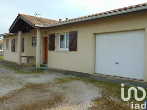 House at Le Fieu (33230)