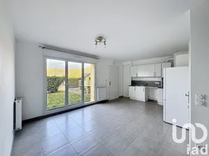 Apartment at Croissy-Beaubourg (77183)