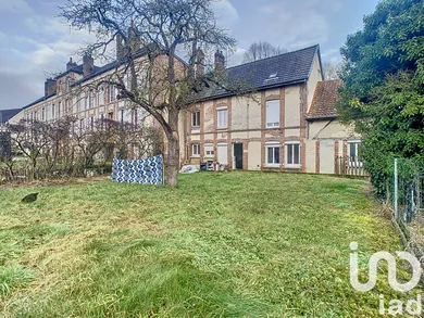 Building at Sézanne (51120)