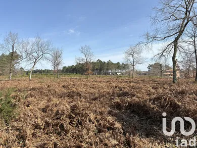 Terrain à bâtir à Saint-Médard-en-Jalles (33160)