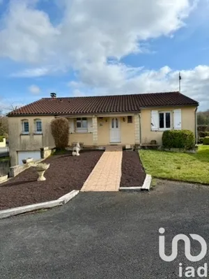 Traditional house at Lagarrigue (81090)