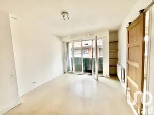 Building in Valenciennes (59300)
