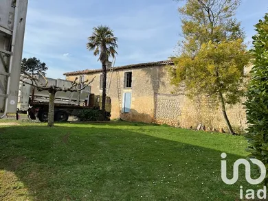 House at Saint-Genis-de-Saintonge (17240)