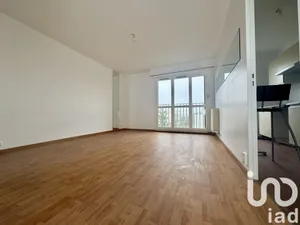 Studio à Les Ulis (91940)