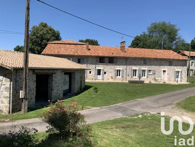 Maison à Manot (16500)