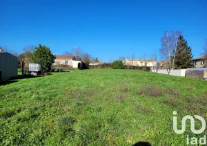 Land at Marsais-Sainte-Radégonde (85570)