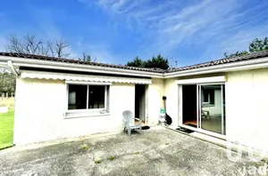 Maison traditionnelle à Sainte-Hélène (33480)