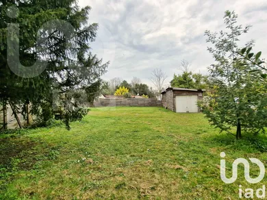 Building plot at Lamarque (33460)