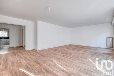 Apartment at Paris (75016) — 3/16