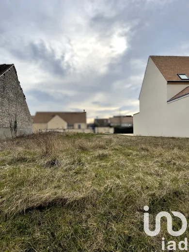 Land at Maulette (78550)