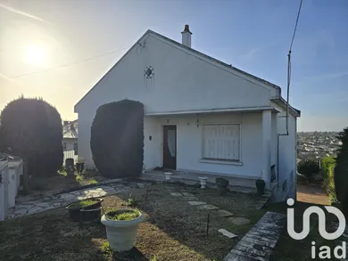 House at Thouars (79100)
