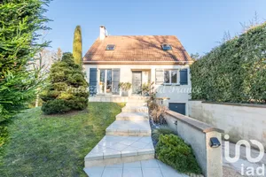 Maison traditionnelle à La Ville-du-Bois (91620)