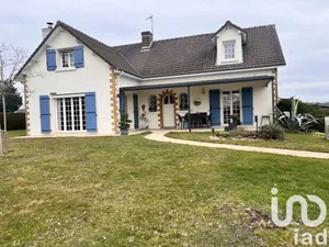 Detached house at Chalmoux (71140)