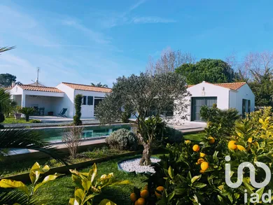 House at Le Château-d'Oléron (17480)