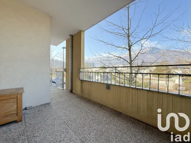 Appartement à Échirolles (38130) — 12/16