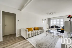 Apartment at Le Plessis-Robinson (92350)