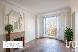 Apartment in Paris (75015)
