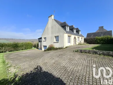 House at Plomodiern (29550)