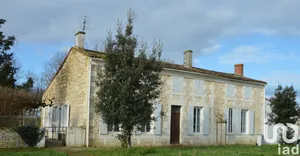 Village house at Saint-Hippolyte (17430)
