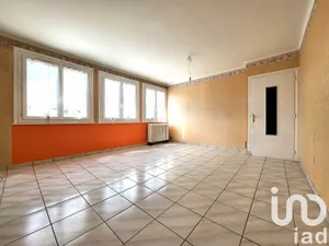 Apartment in Saint-Étienne (42100)
