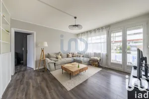 Apartment at L'Haÿ-les-Roses (94240)