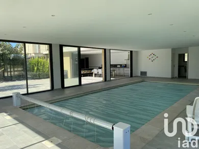 Traditional house at Althen-des-Paluds (84210)