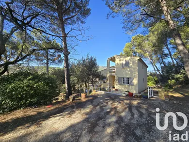 Maison traditionnelle à Laudun-l'Ardoise (30290)