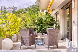 Apartment at Saint-Cloud (92210)