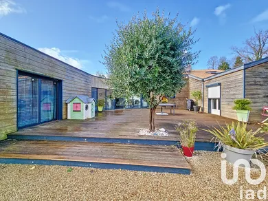 Architectural house at Étaules (17750)