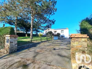 House at Saint-Martin-des-Noyers (85140)
