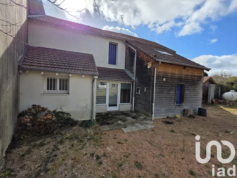 Maison 9 pièces 145 m² · à Le Mayet-de-Montagne · 145 m² · 133 000 €