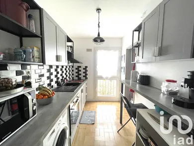 Apartment at Yerres (91330)